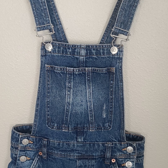 H&M Divided Distressed Jean Short Overalls Size 2 - Picture 3 of 6
